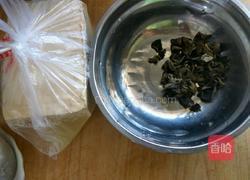 豆腐木耳汤的做法图解1
