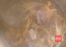 黄花菜猪杂汤的做法图解9