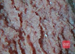 自制猪肉丸的做法图解1