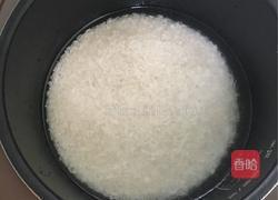 电饭锅闷饭的做法图解3
