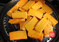 南瓜猪肉粉丝包子的做法图解1