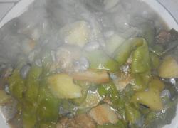 五花肉炖豆角土豆