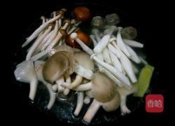菌菇汤的做法图解6