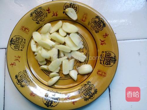 准备蒜，切片