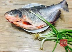 清蒸红鲳鱼的做法图解1