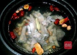 红枣花生鸡爪汤的做法图解5