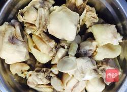 爆炒鸡肉粉丝的做法图解1