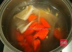 胡萝卜肉皮冻的做法图解3