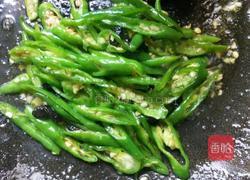 豆施压炒青尖椒的做法图解5
