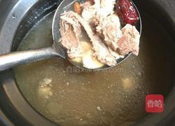 红枣枸杞鸽子汤的做法图解5