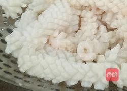芫爆鱿鱼花的做法图解3