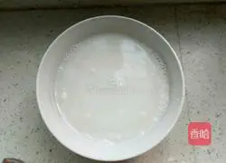 Illustration of how to make two-color double-stuffing double-layered buns 1