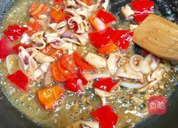 红椒爆鱿鱼的做法图解6