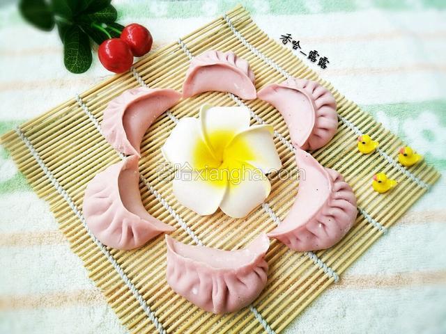 粉粉的颜色