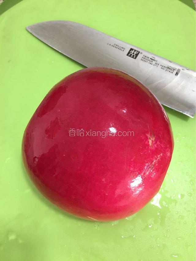 准备红萝卜半个 洗净