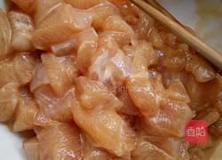 鸡脯肉西蓝花的做法图解1