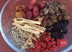 胡椒根沙仁猪肚煲鸡的做法图解1