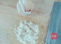 四季豆炒火腿的做法图解1