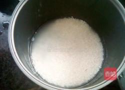 肉酱腊肠饭的做法图解1