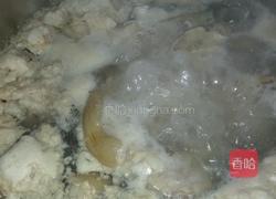 核桃花生炖猪蹄的做法图解3