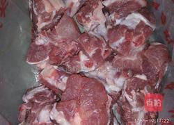 花生海带排骨汤的做法图解2