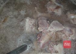 花生海带排骨汤的做法图解3