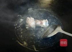 藕带大骨汤的做法图解4