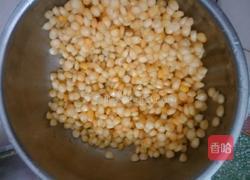香甜玉米饼的做法图解2