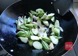 黑木耳炒丝瓜的做法图解4