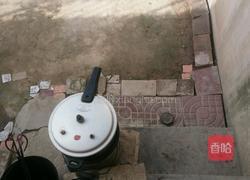 黄花菜黄豆薏米筒骨汤的做法图解8