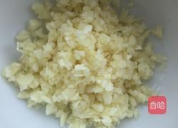 蒜蓉娃娃菜蒸粉丝儿的做法图解3