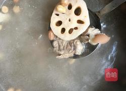 莲藕花生猪脚汤的做法图解5