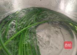 金针菇豆皮卷的做法图解5