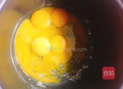 开口笑无油纸杯蛋糕的做法图解2