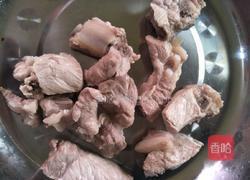 花胶排骨炖凉瓜的做法图解2