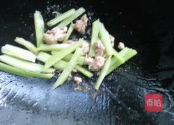 火腿片炒胶笋的做法图解6