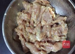 秋葵炒肉的做法图解2