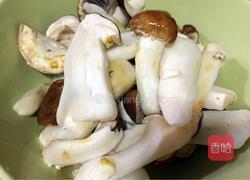 姬松茸炖瘦肉汤的做法图解4