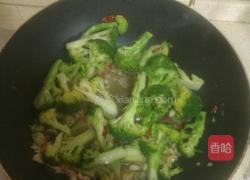 西兰花炒鸡蛋的做法图解7