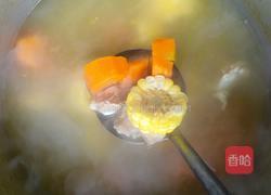 玉米胡萝卜排骨猪肝汤的做法图解7