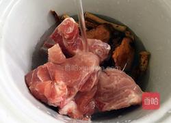 土茯苓猪骨汤的做法图解4