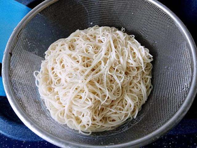 过水，控干备用
