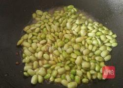 毛豆炒肉的做法图解8
