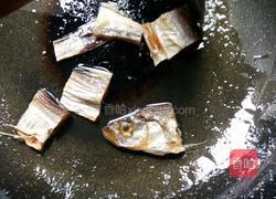 糖醋带鱼的做法图解3