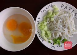 银鱼爆鸭蛋的做法图解1