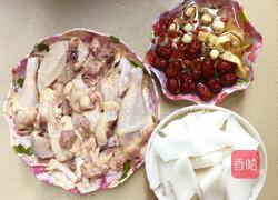 椰子鸡汤的做法图解1