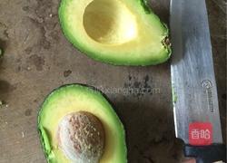 牛油果蜂蜜奶昔的做法图解2