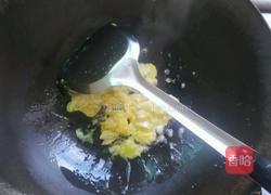 胡萝卜黄瓜蛋炒饭的做法图解4