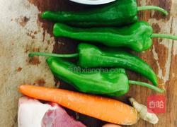 辣椒夹肉馅的做法图解1