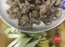 尖椒炒鸡胗的做法图解1